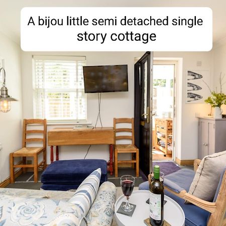 Bijou Coastal Apartment In Polperro With Hot Tub Onsite Parking Downhill Walk To Village Eksteriør bilde