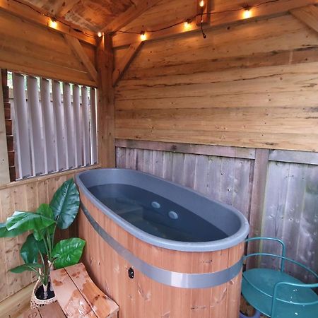 Bijou Coastal Apartment In Polperro With Hot Tub Onsite Parking Downhill Walk To Village Eksteriør bilde
