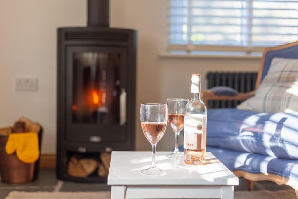 Bijou Coastal Apartment In Polperro With Hot Tub Onsite Parking Downhill Walk To Village Eksteriør bilde