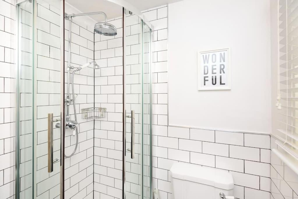 Bijou Coastal Apartment In Polperro With Hot Tub Onsite Parking Downhill Walk To Village Eksteriør bilde