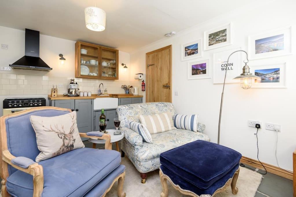 Bijou Coastal Apartment In Polperro With Hot Tub Onsite Parking Downhill Walk To Village Eksteriør bilde