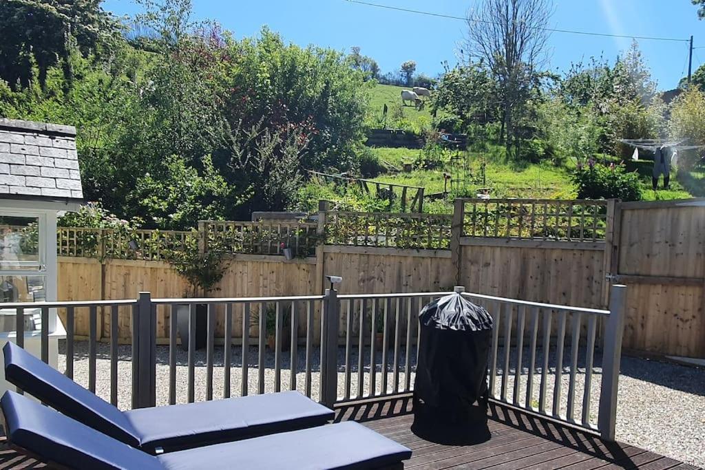 Bijou Coastal Apartment In Polperro With Hot Tub Onsite Parking Downhill Walk To Village Eksteriør bilde