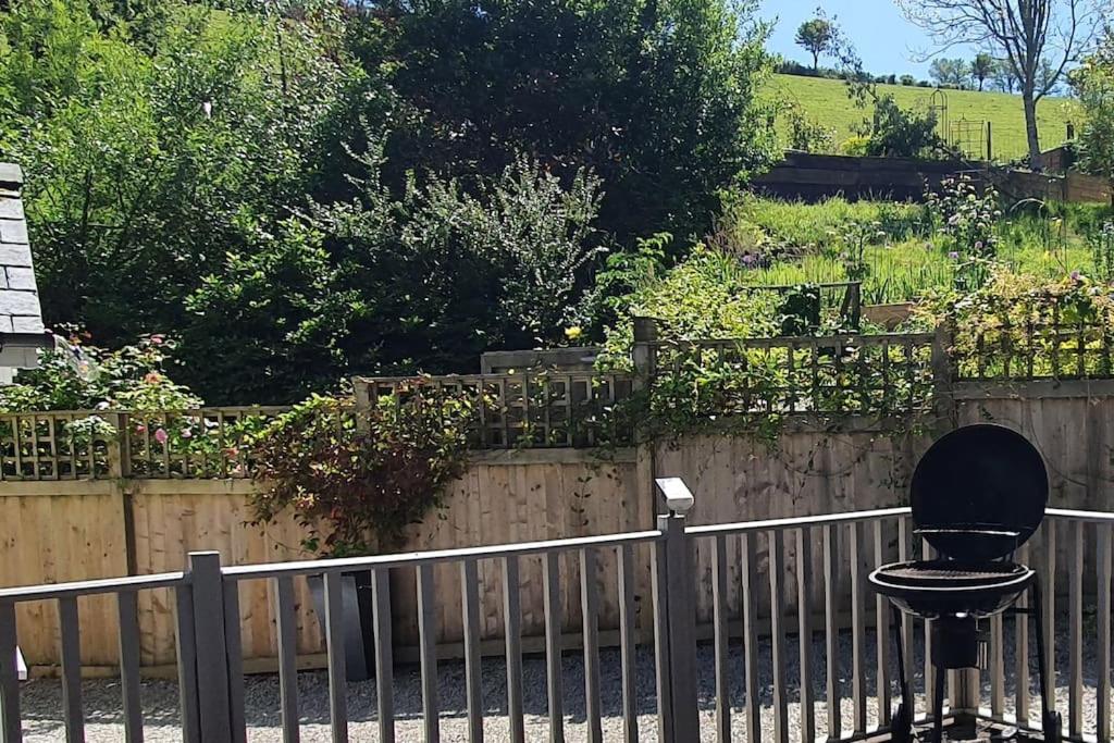 Bijou Coastal Apartment In Polperro With Hot Tub Onsite Parking Downhill Walk To Village Eksteriør bilde