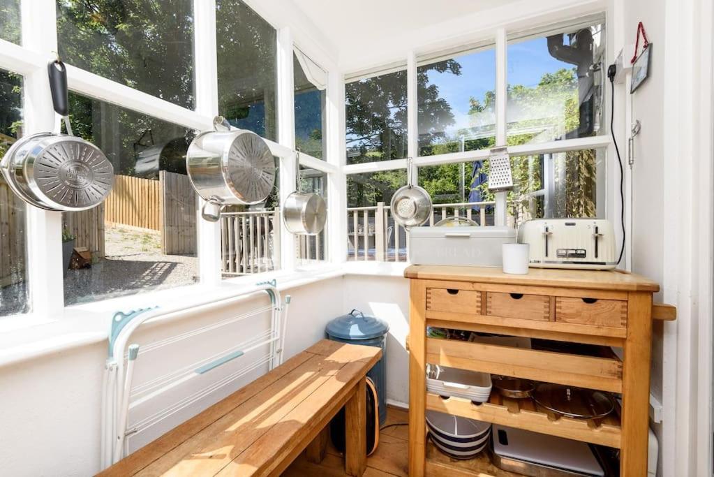 Bijou Coastal Apartment In Polperro With Hot Tub Onsite Parking Downhill Walk To Village Eksteriør bilde