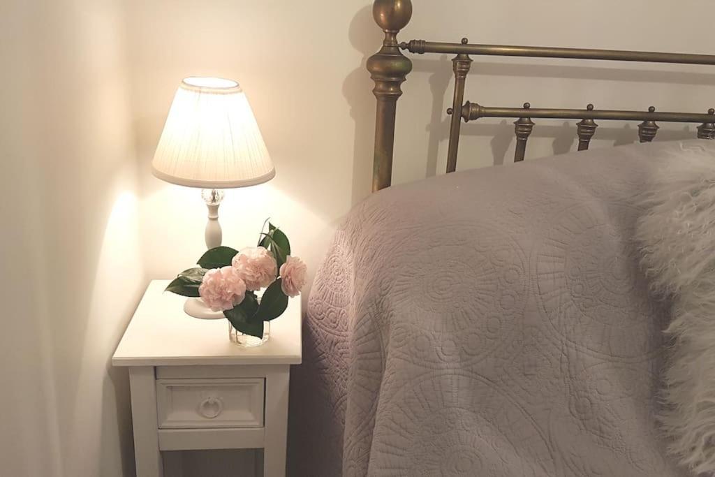 Bijou Coastal Apartment In Polperro With Hot Tub Onsite Parking Downhill Walk To Village Eksteriør bilde