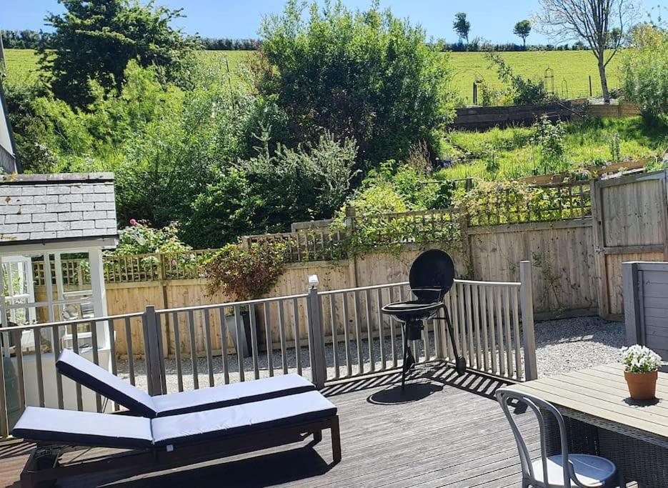 Bijou Coastal Apartment In Polperro With Hot Tub Onsite Parking Downhill Walk To Village Eksteriør bilde