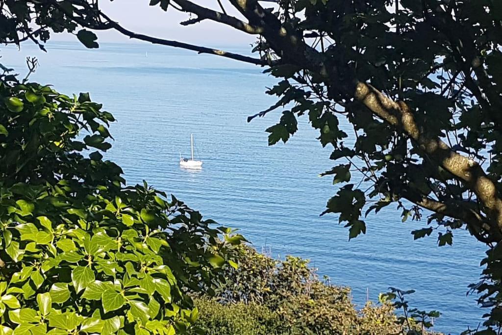 Bijou Coastal Apartment In Polperro With Hot Tub Onsite Parking Downhill Walk To Village Eksteriør bilde