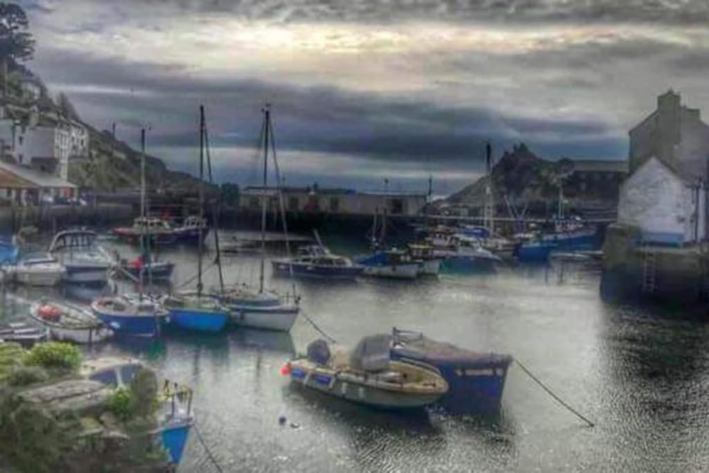 Bijou Coastal Apartment In Polperro With Hot Tub Onsite Parking Downhill Walk To Village Eksteriør bilde