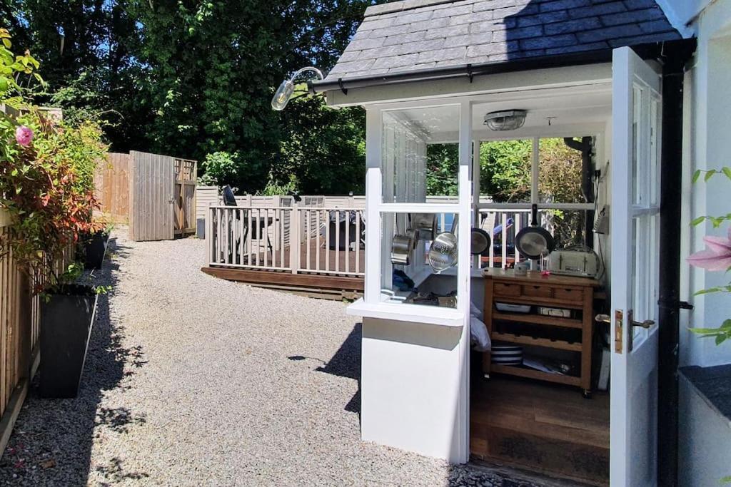 Bijou Coastal Apartment In Polperro With Hot Tub Onsite Parking Downhill Walk To Village Eksteriør bilde