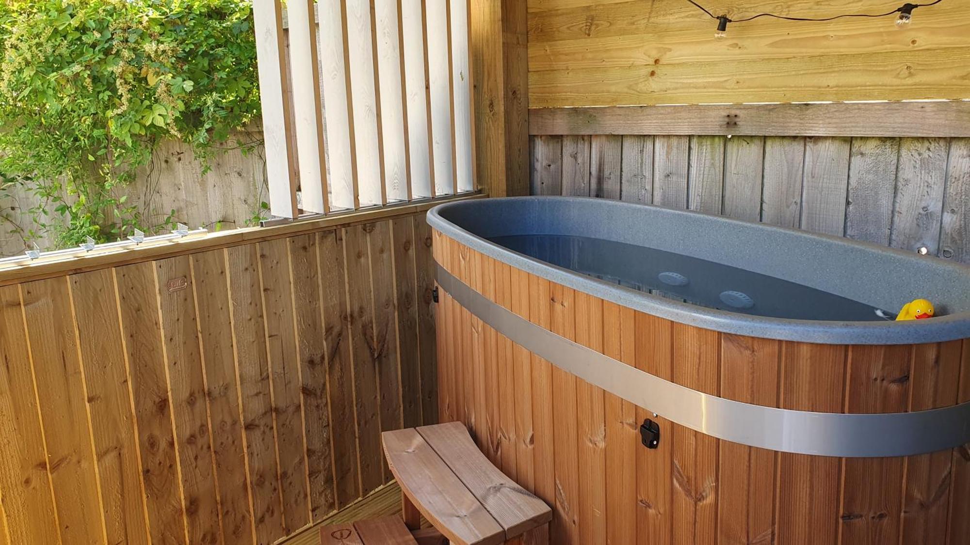 Bijou Coastal Apartment In Polperro With Hot Tub Onsite Parking Downhill Walk To Village Eksteriør bilde